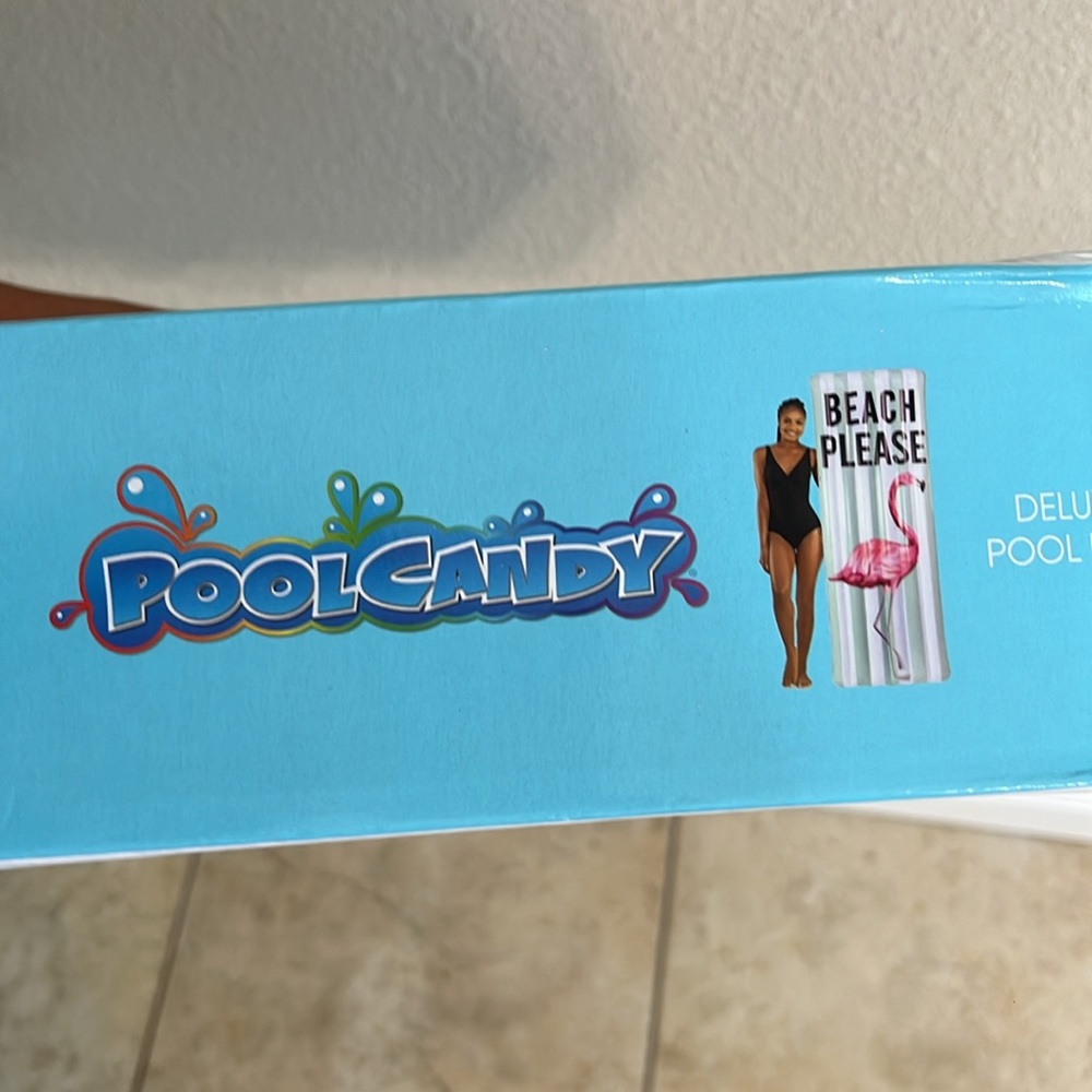 PoolCandy Deluxe Pool Raft with Flamingo Design - Picture 4 of 7
